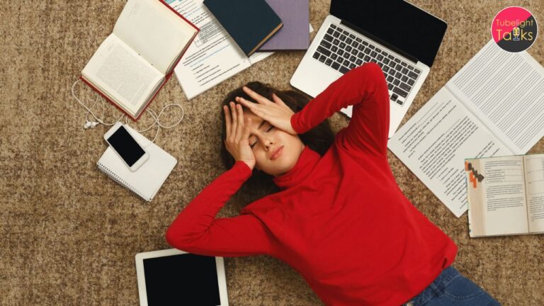 युवाओं में बढ़ रहा है मानसिक तनाव, क्या सोशल मीडिया है इसका कारण