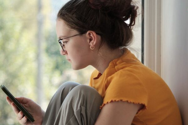 Doomscrolling: The Hidden Digital Habit Draining Your Mind — and How to Stop It 