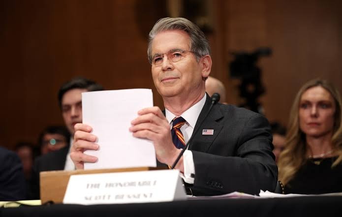 The political clash between Scott Bessent and Elizabeth Warren over US interest rates and currency